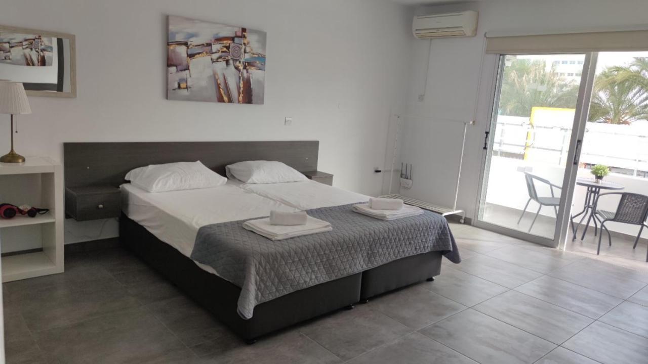 Nissi Avenue Apartment