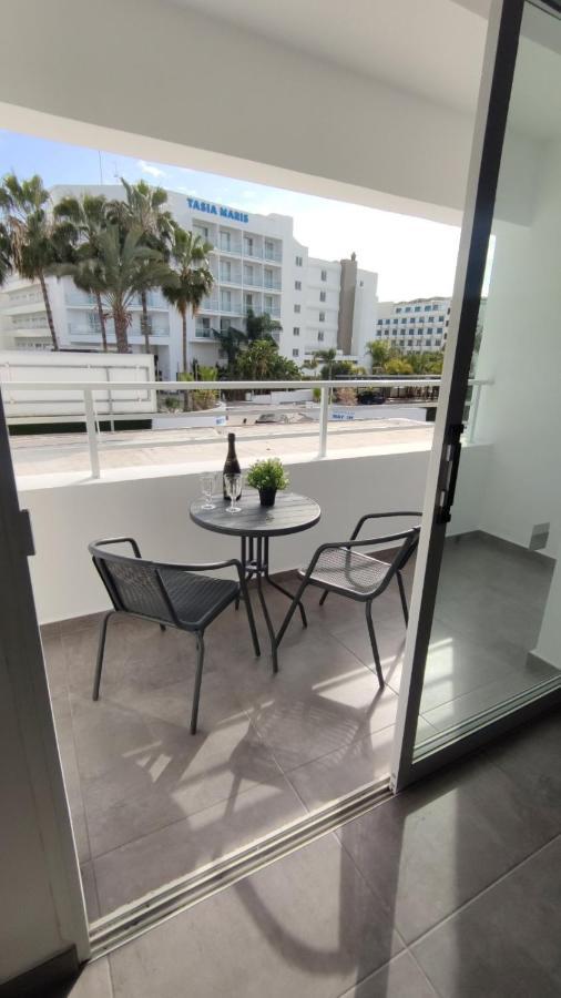 Nissi Avenue Apartment