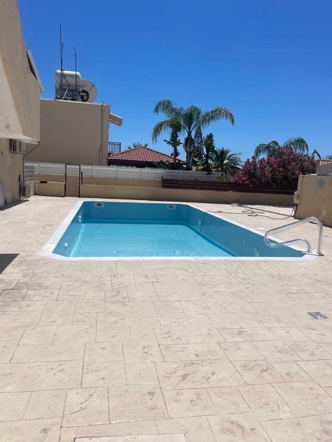 Peach Seaview 3 Bedroom Apartment