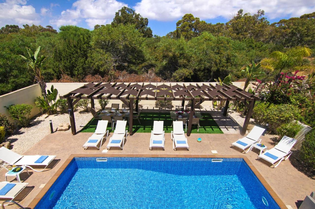 Nissi Adamite Holiday home *