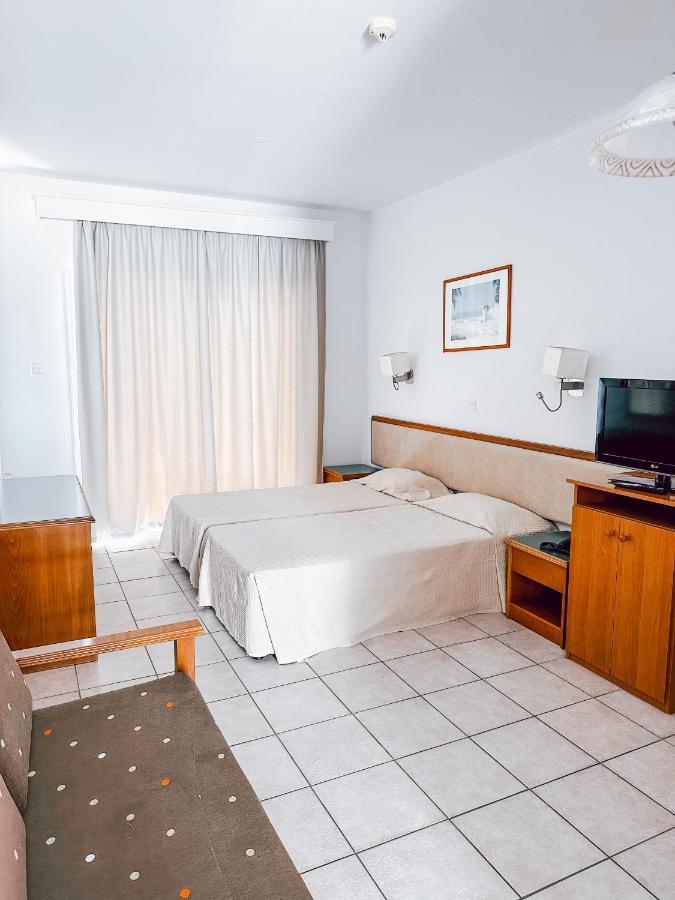 Aparthotel Panas *