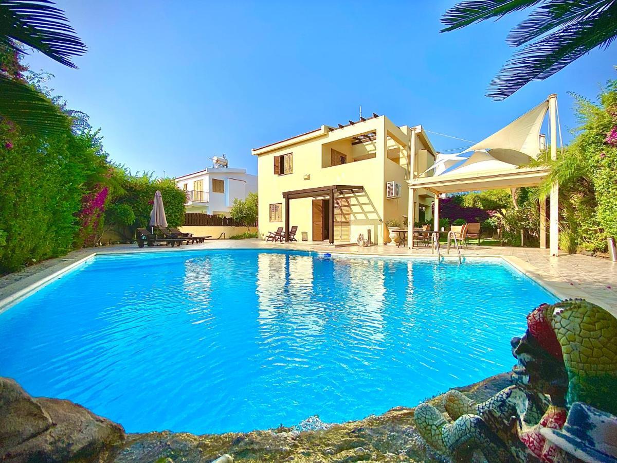 Villa Victoria *