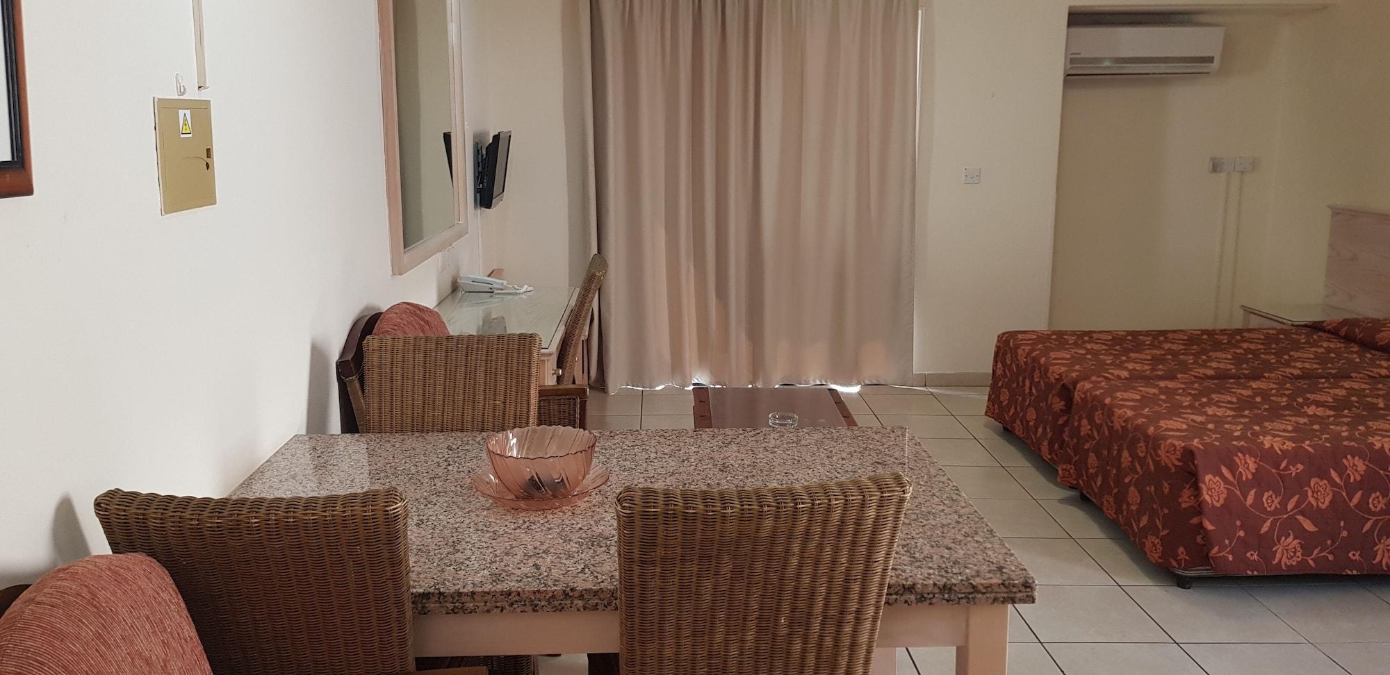 Senator - Adults Only Aparthotel
