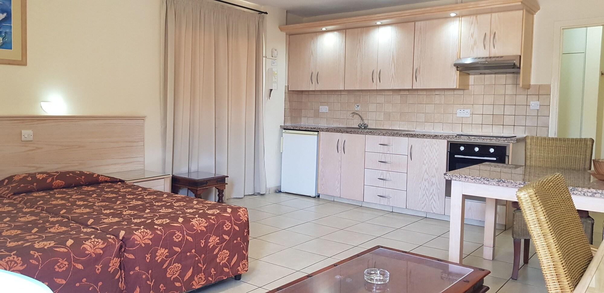 Senator - Adults Only Aparthotel 3*