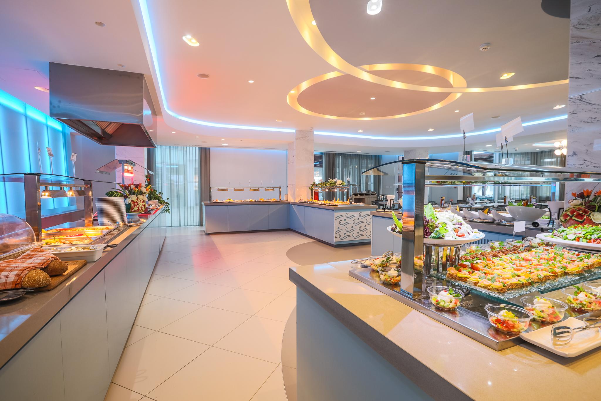 Vassos Nissi & Hotel 4*