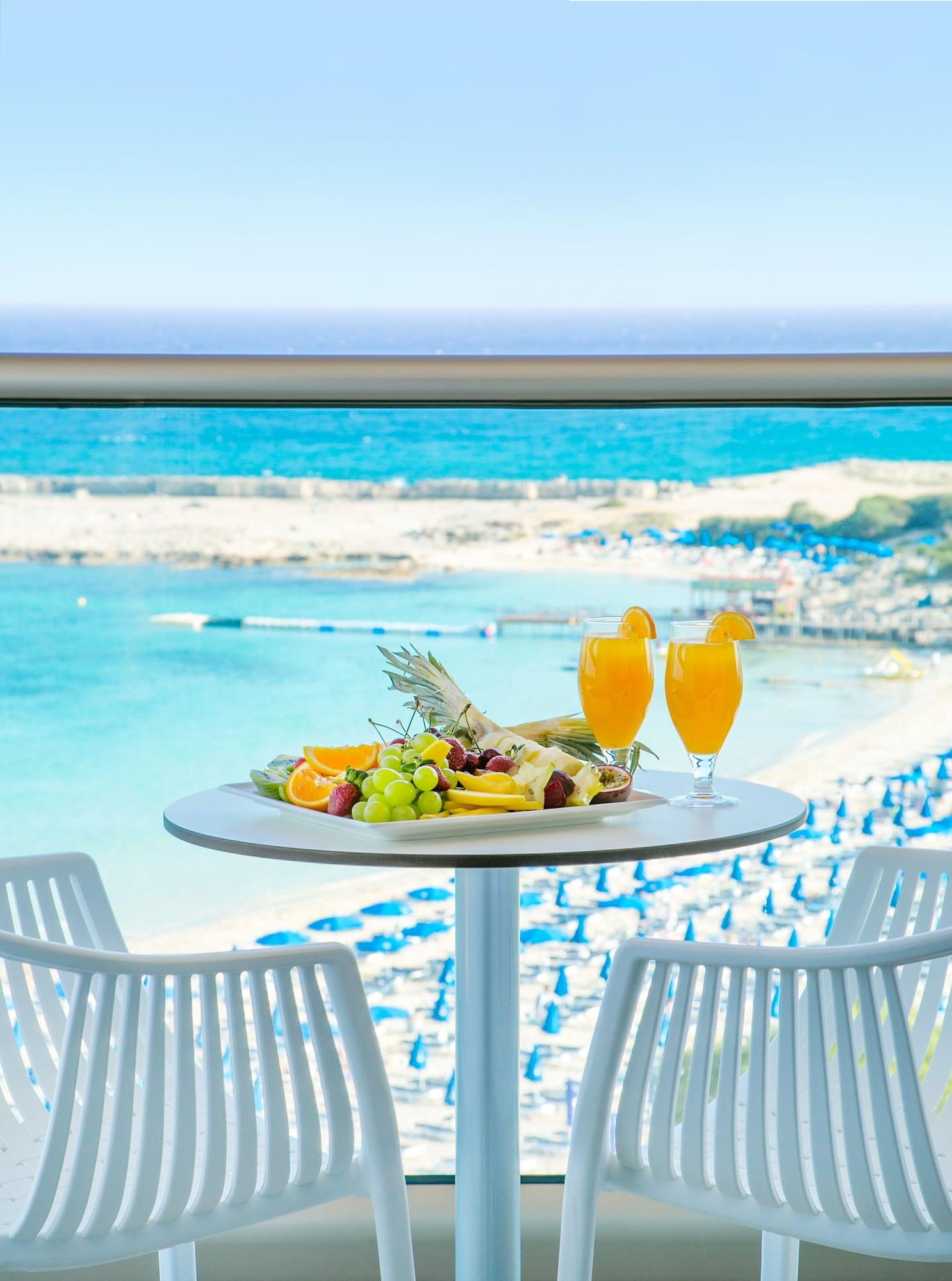 Asterias Hotel 4*