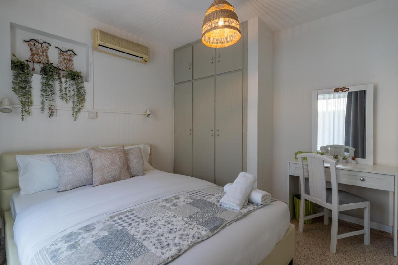 Vision 1-bedroom In Apartment *