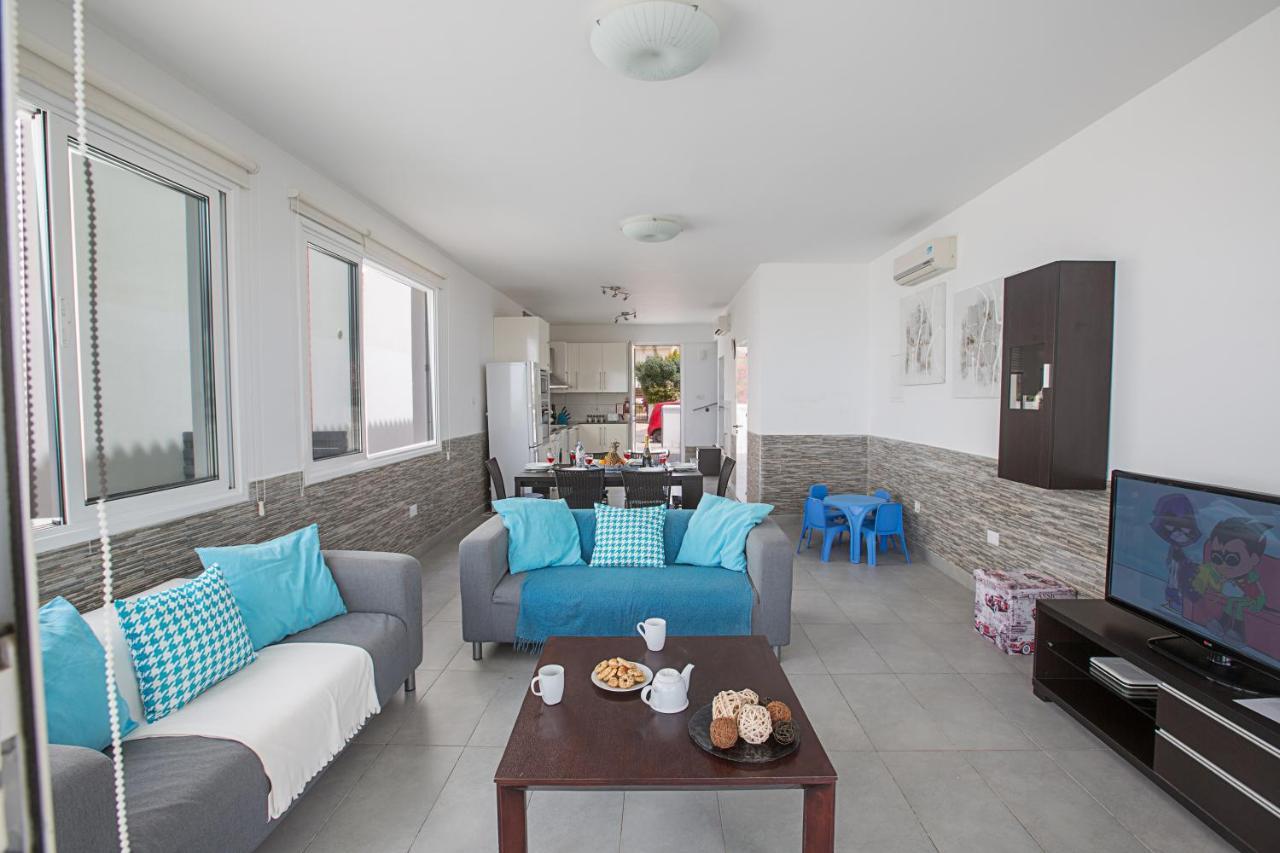 Suri, Luxury Seafront Villa Ayia Napa