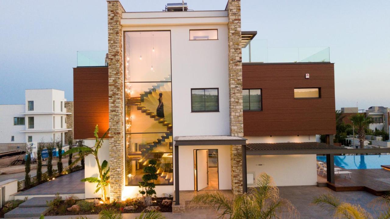 Vivo Mare Beachfront Villas- Blue Diamond Villa *