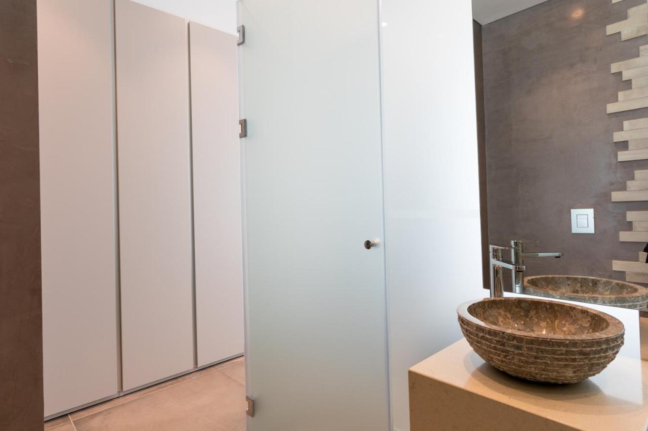 Vivo Mare Beachfront Villas- Blue Diamond