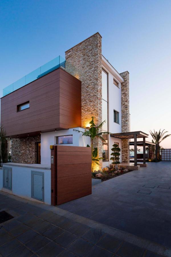 Vivo Mare Beachfront Villas- Blue Diamond Villa