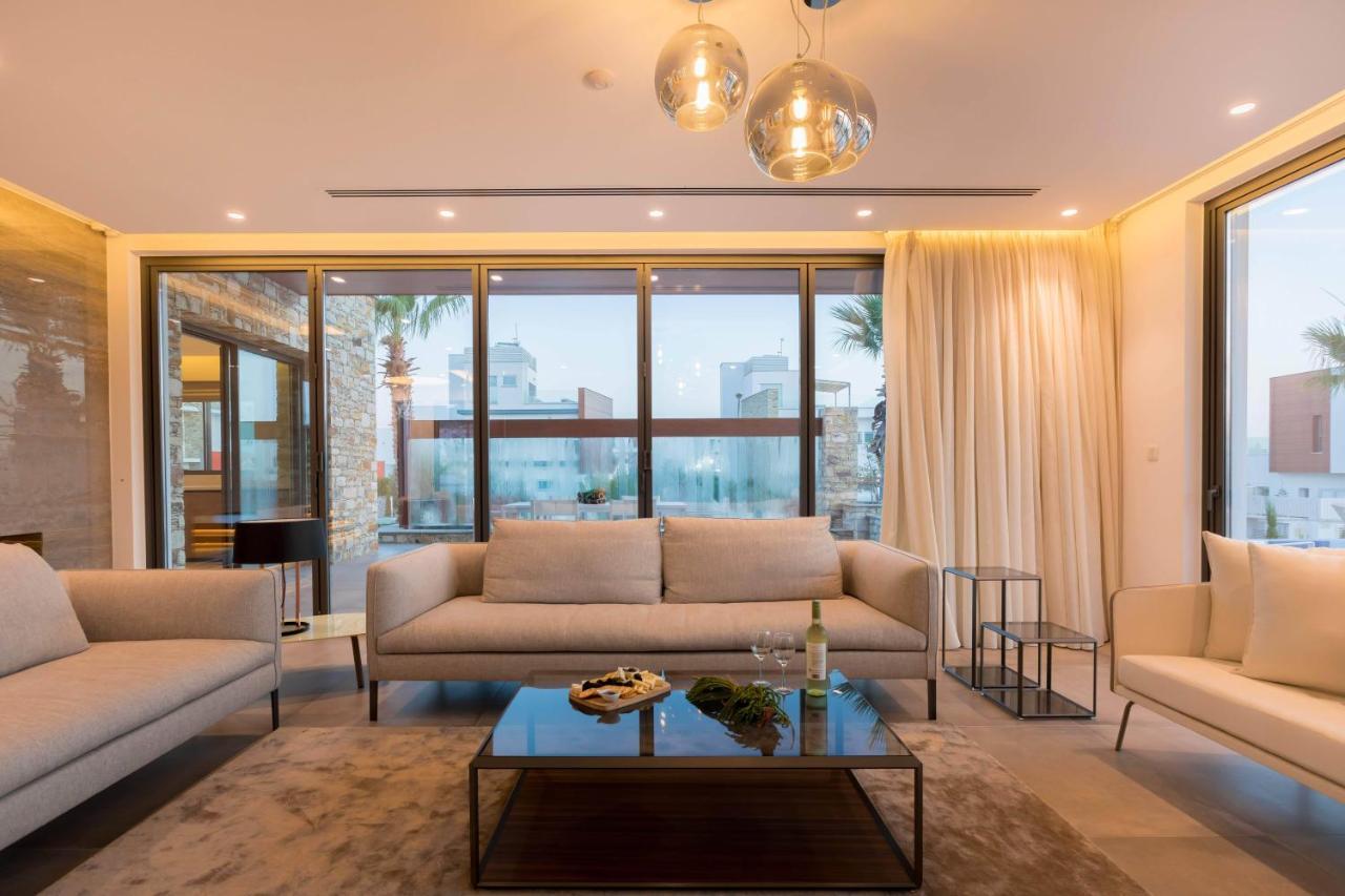 Vivo Mare Beachfront Villas- Blue Diamond Villa *