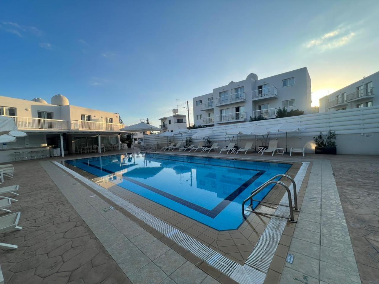 Tangerine With Pool In Apartamento *