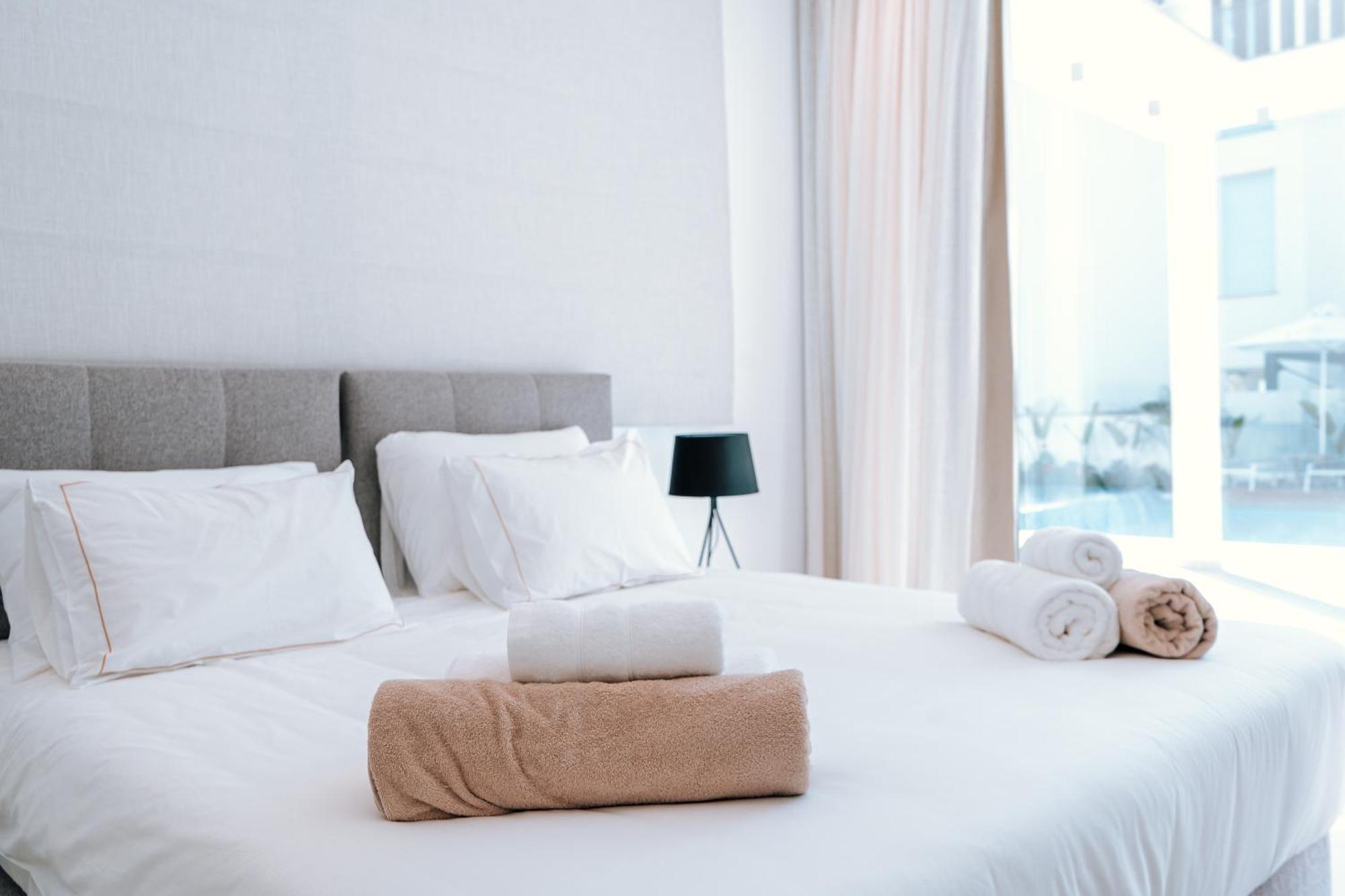Villa Vivo Mare Beachfornt - Azure Agia Napa