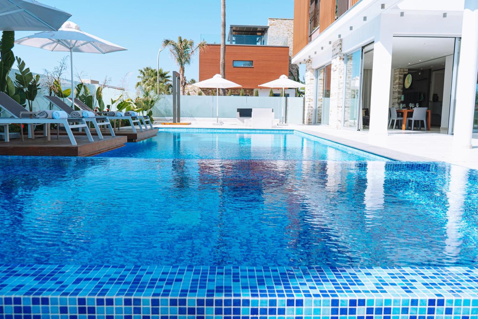 Villa Vivo Mare Beachfornt - Azure Agia Napa