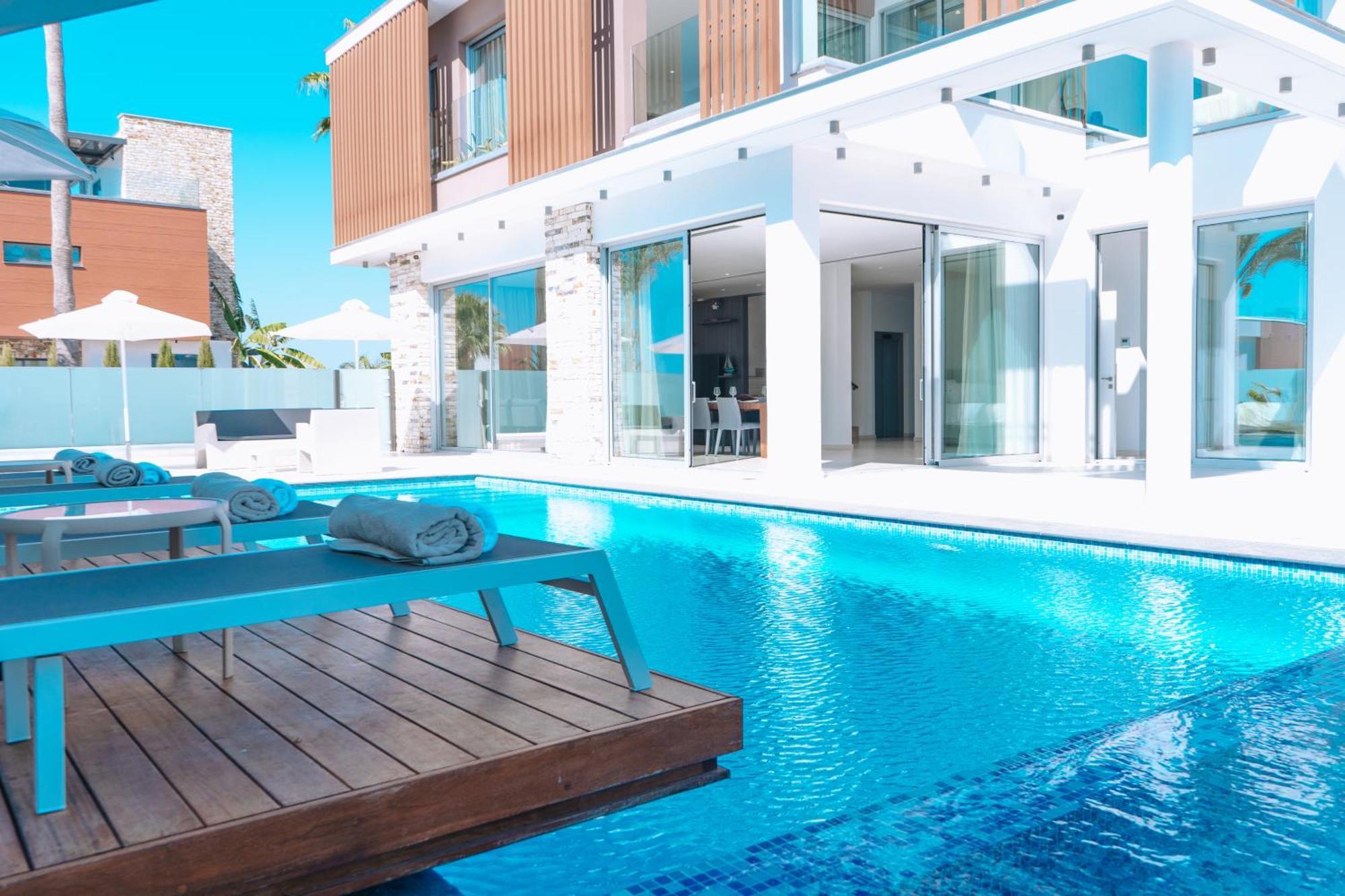 Vivo Mare Beachfornt - Azure Villa Agia Napa