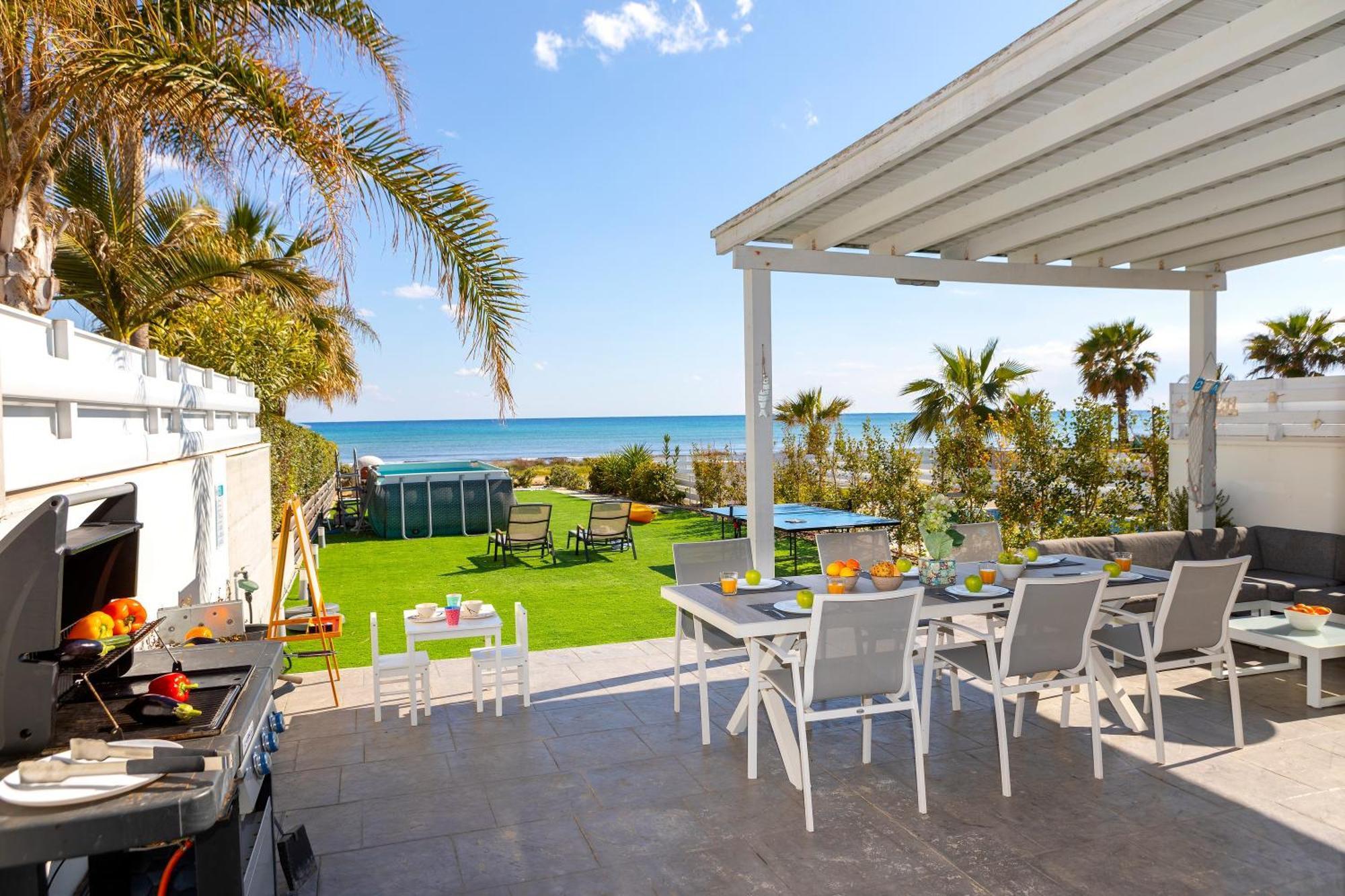 Villa Ayia Thekla Seafront Dagi *