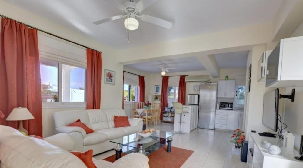 Thaliana House 2 Bedroom Near Villa