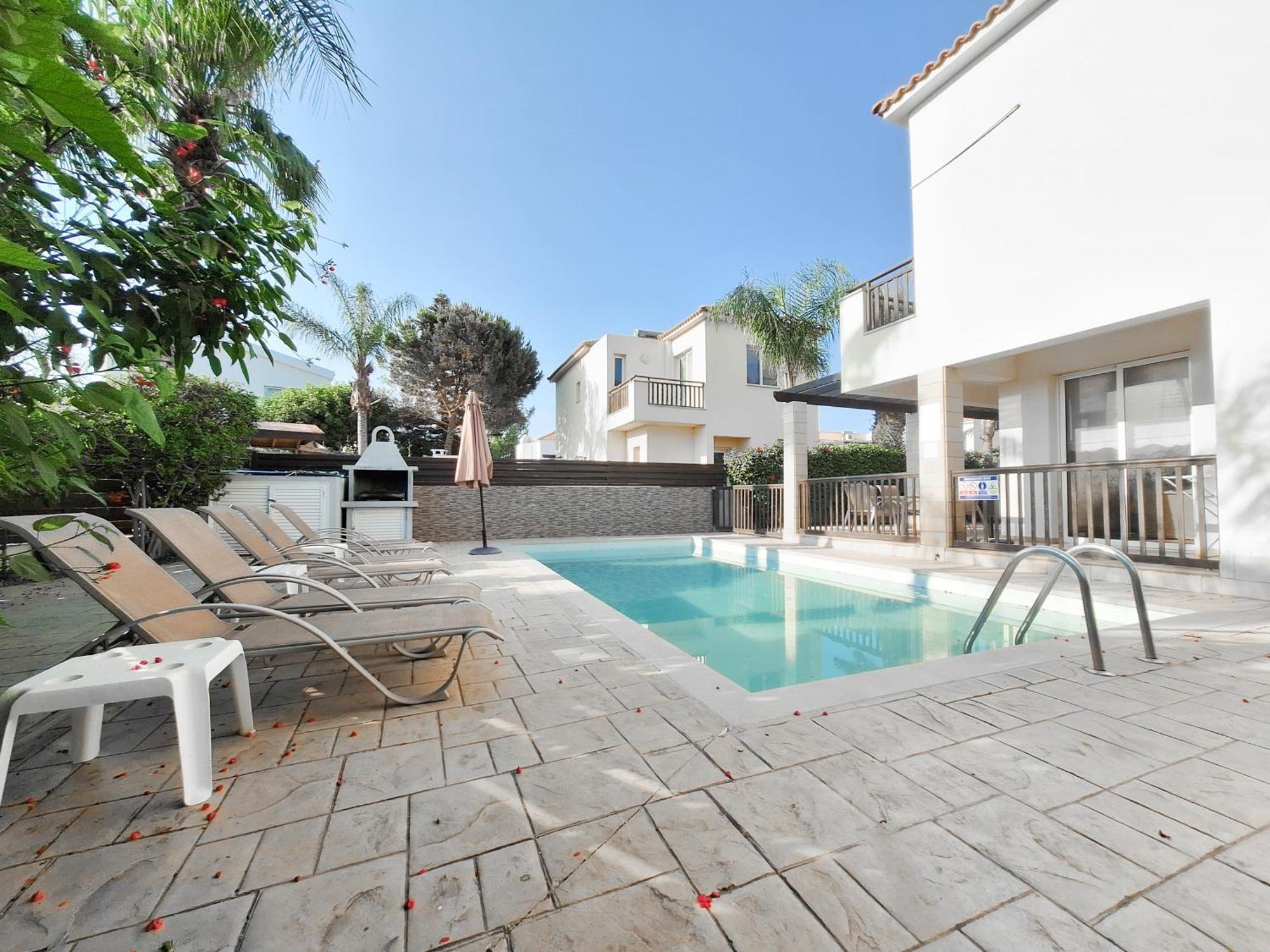 Lynn Chill Out Seaview * Agia Napa