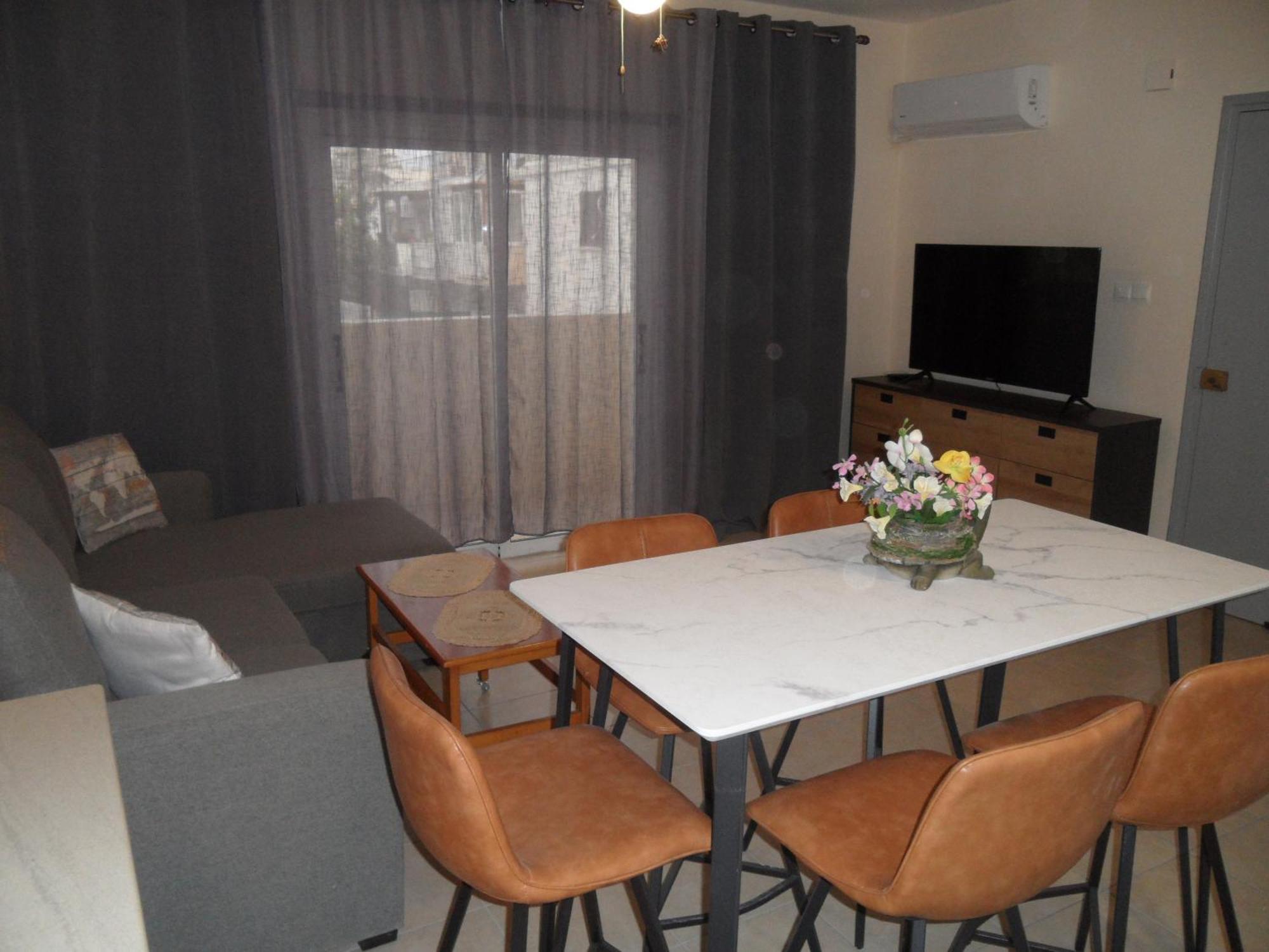 Family And Friends Flat Close To The Sea, Free Internet *