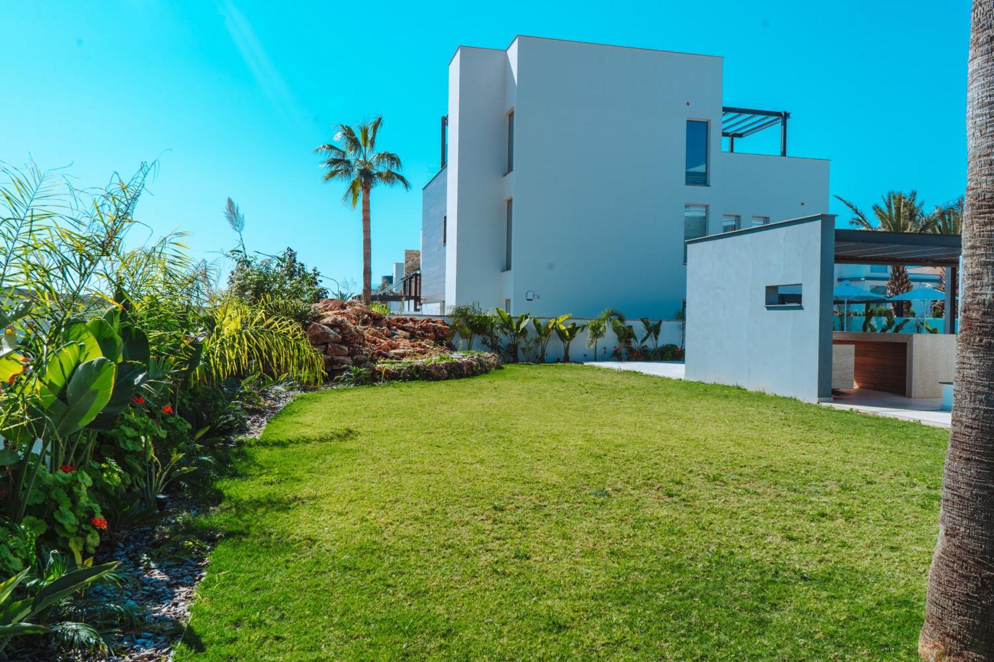 Villa Vivo Mare Beachfornt - Azure *