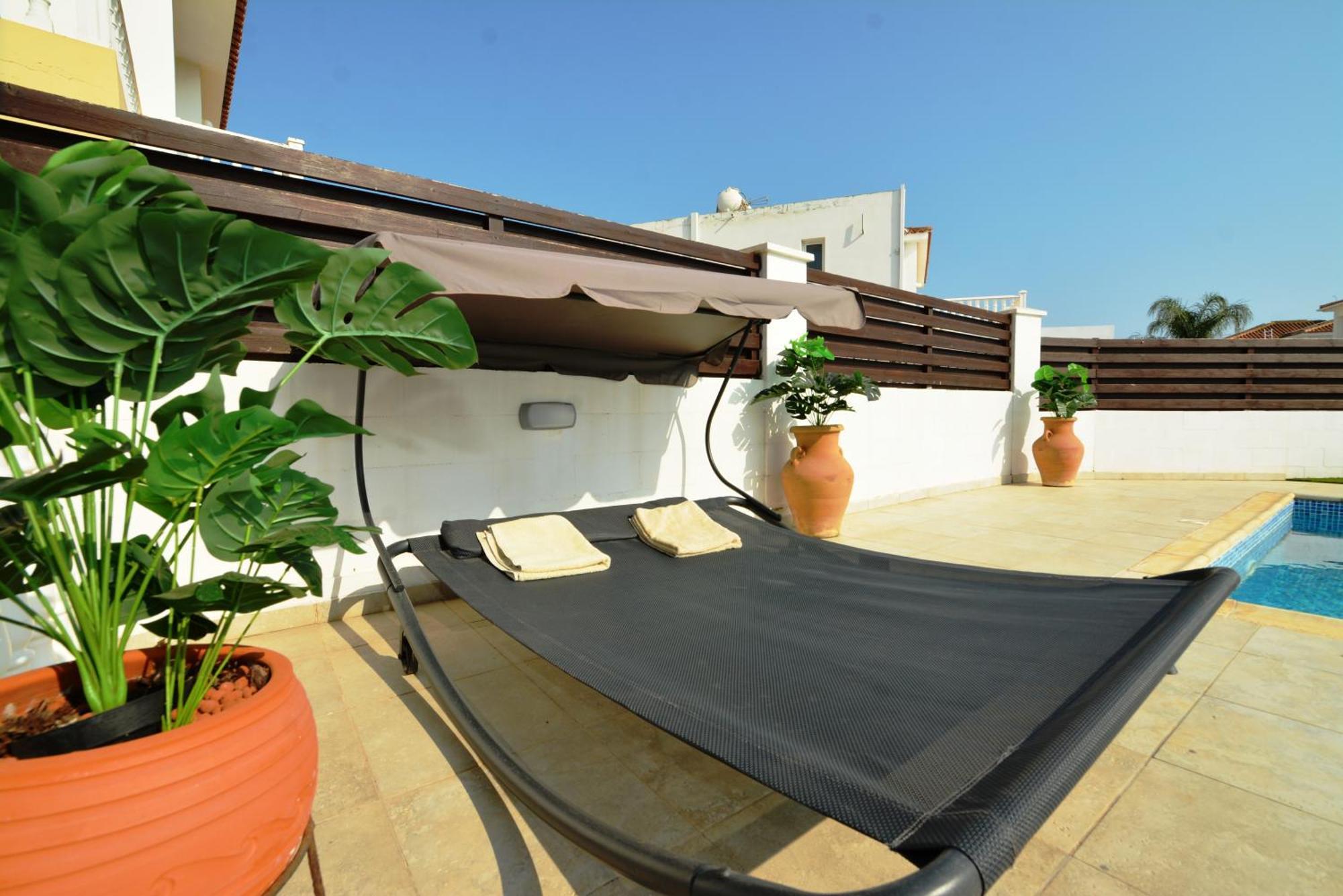 Thetida * Agia Napa