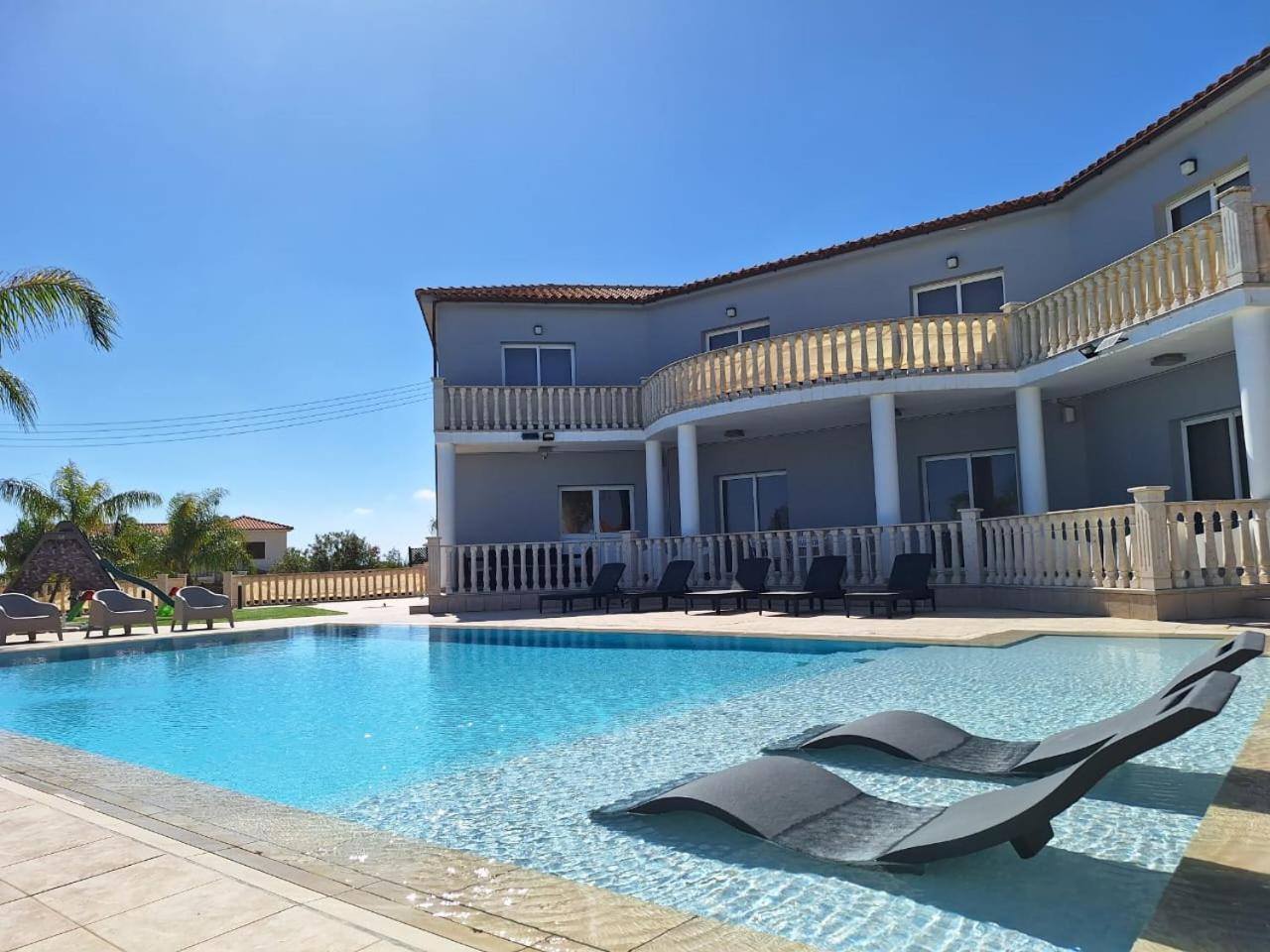 Grand Lynn Seaview Ayia Napa