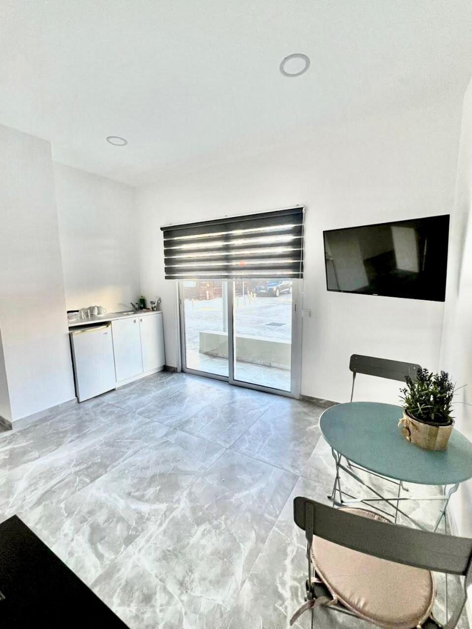 Napa Entry Apts *