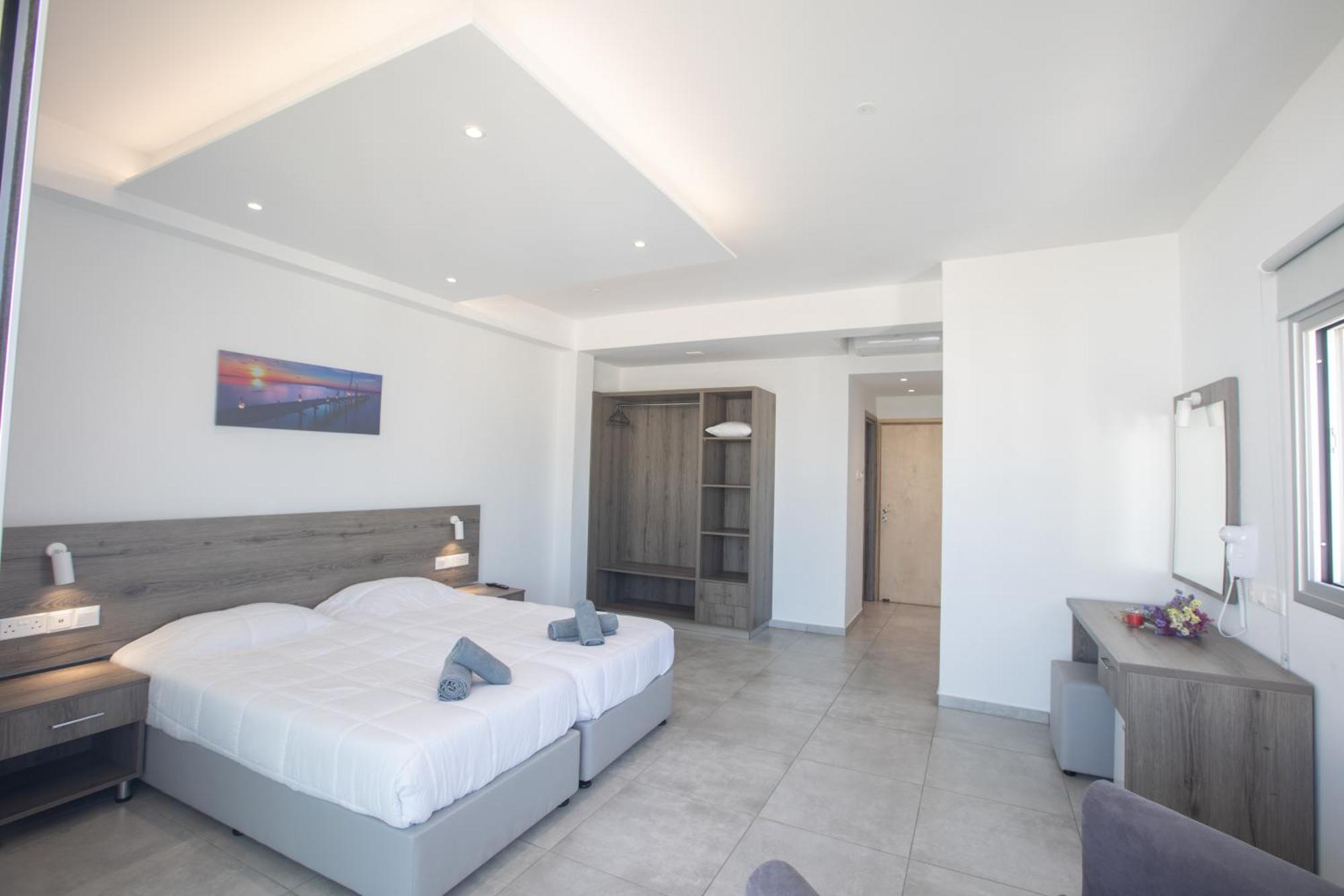 Pavlinia & Aparthotel Ayia Napa