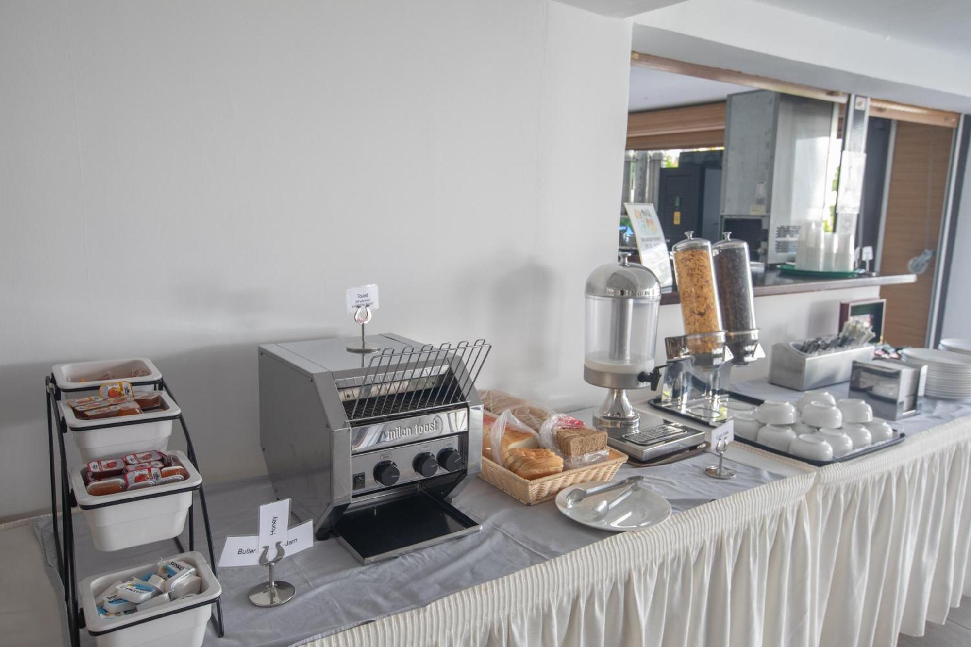 Pavlinia & Aparthotel 3*