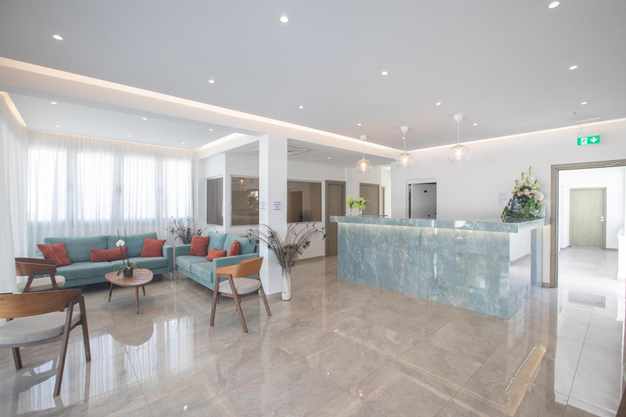Pavlinia & Aparthotel