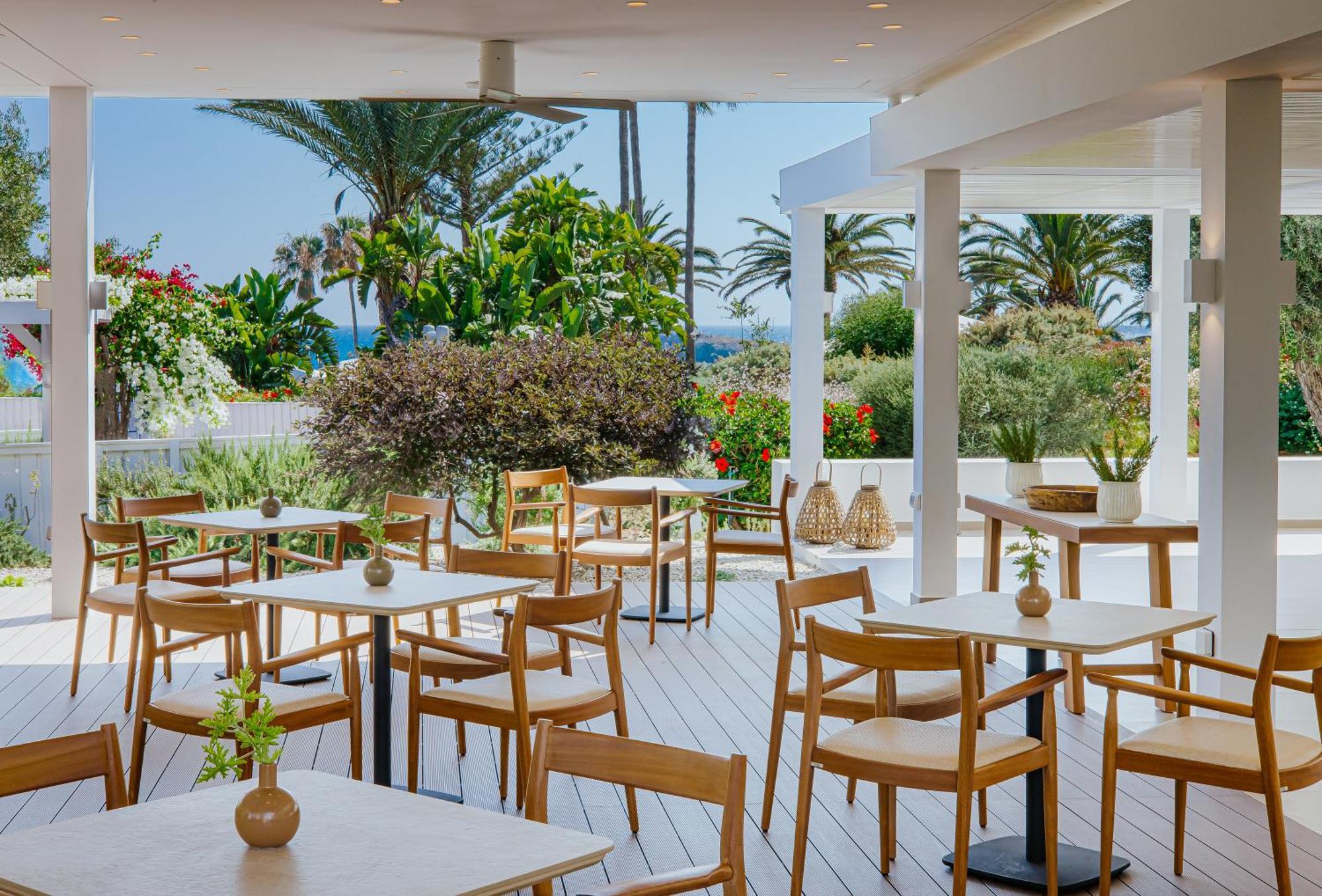 Nissi Resort 4*