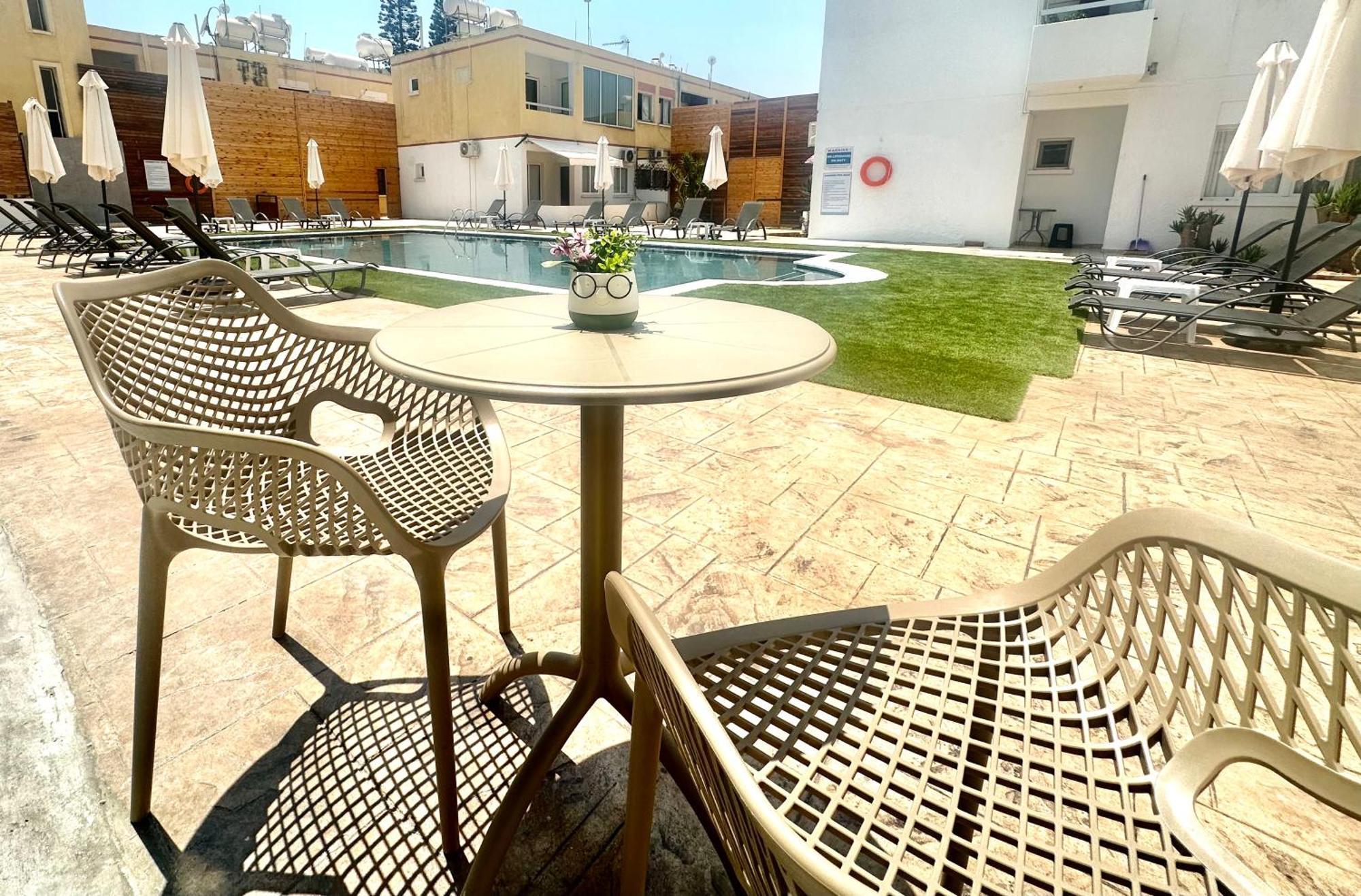 Sun Plaza - Adults Only Aparthotel