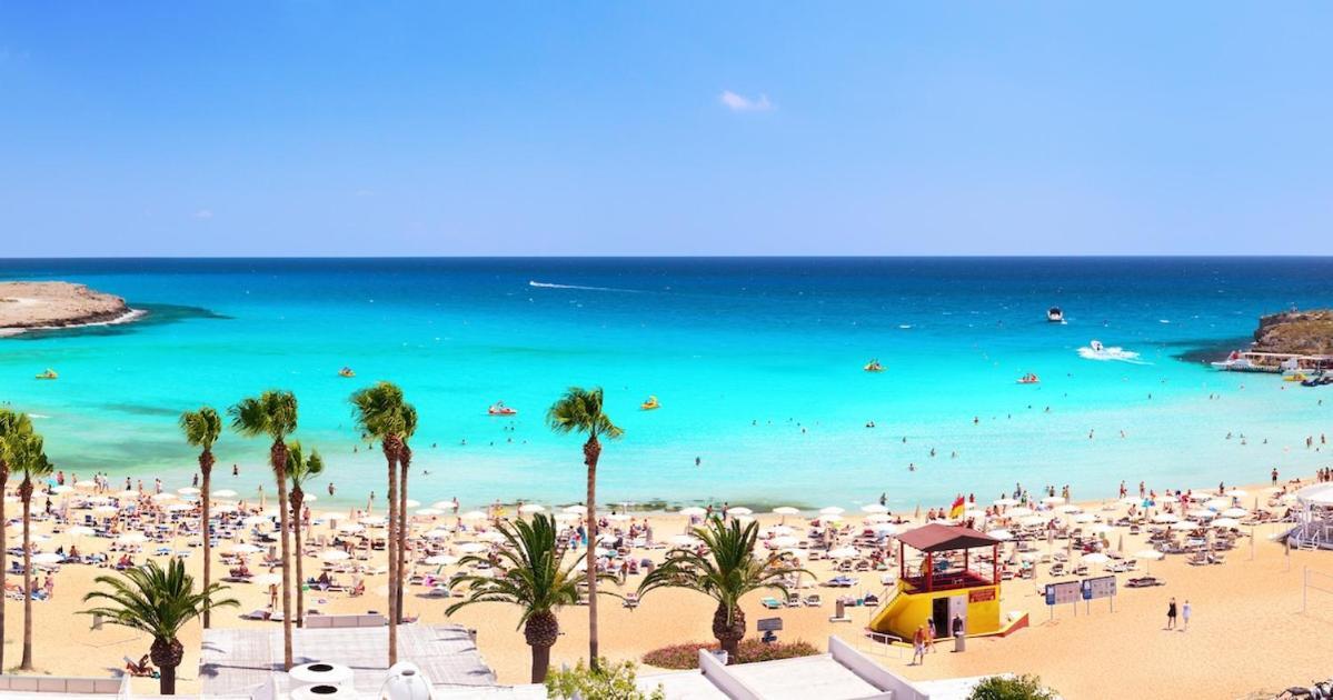 Apartment Special Offer -50 Percent Off - Square Ayia Napa