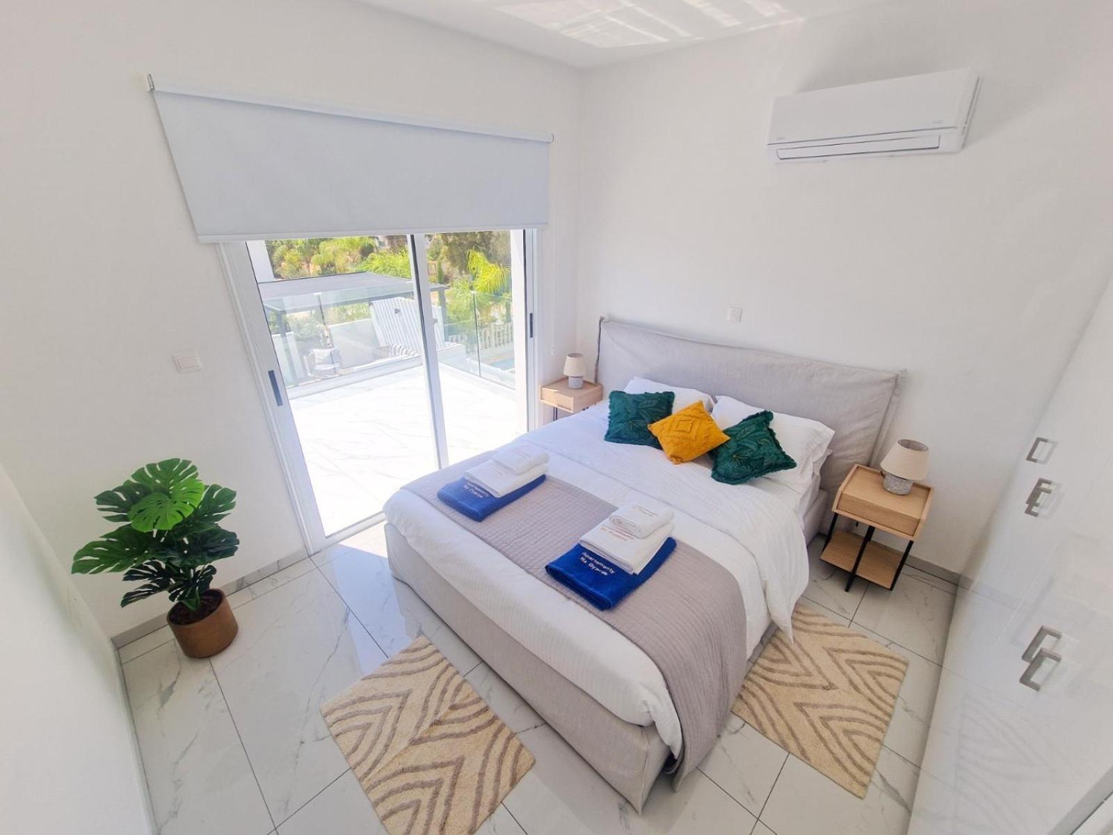Sunshine Villa *