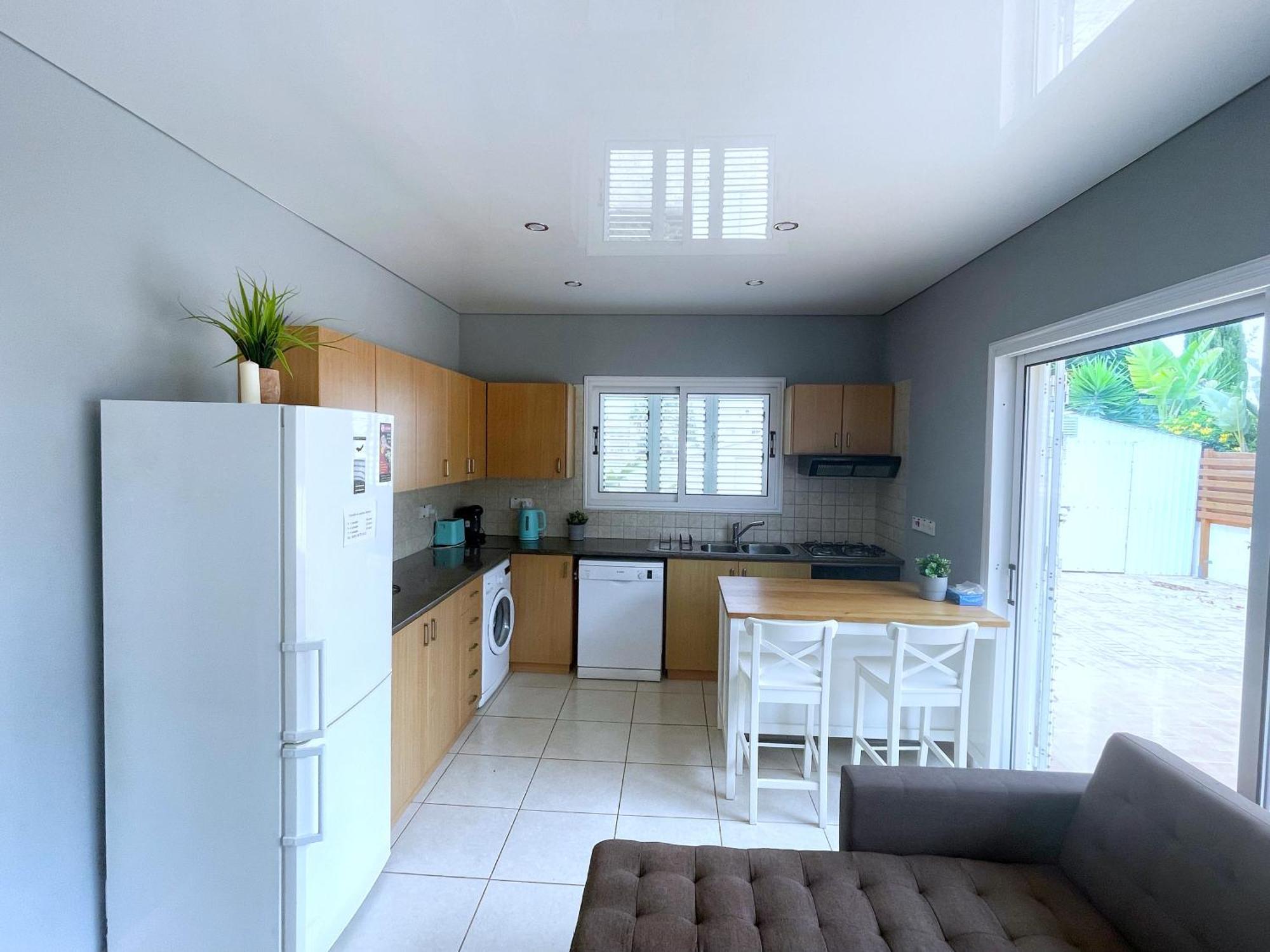 Tarracotta 4 Bedroom, Near