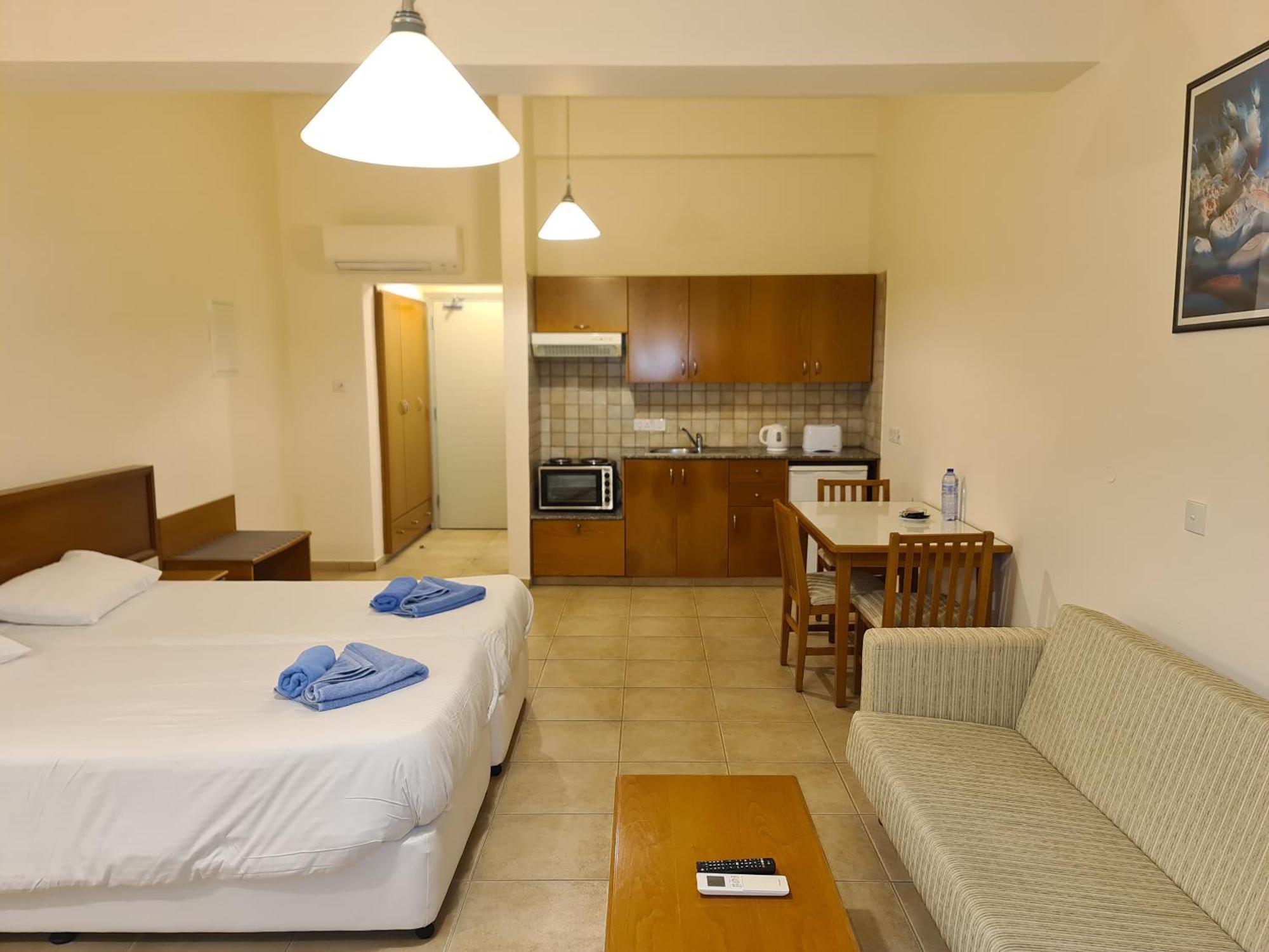 Nissiana & Hotel