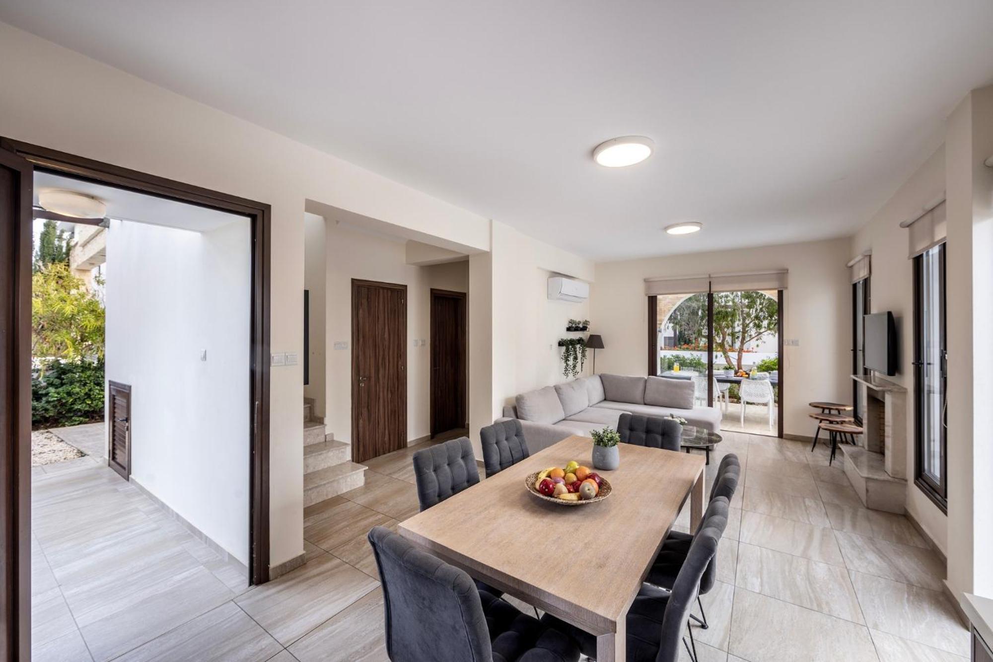 Ionion H32 * Ayia Napa