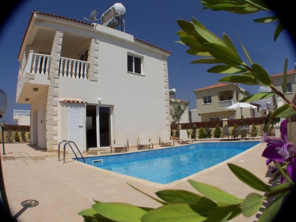 Scarlett, Ayia Thekla Villa *