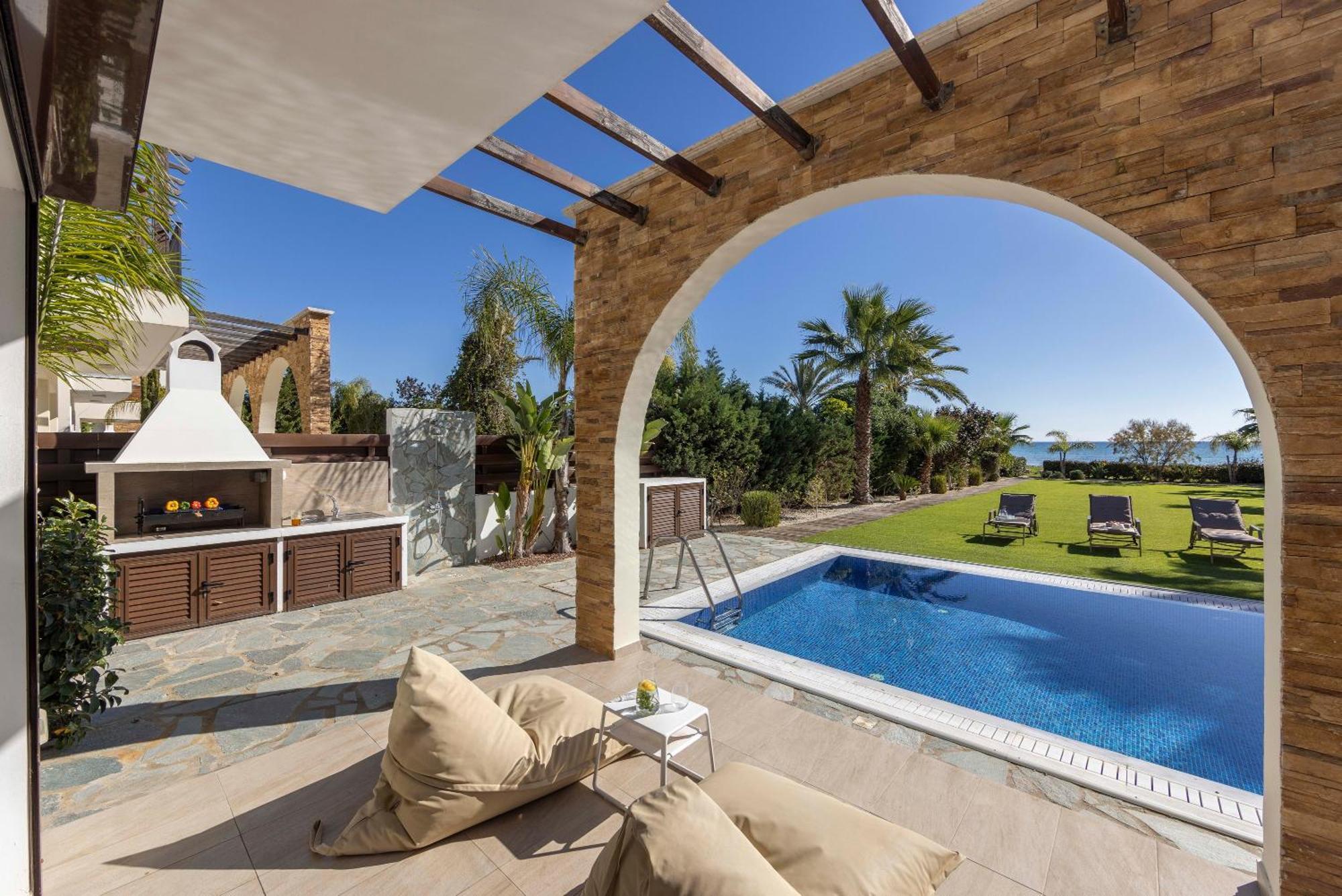 Seafront Ionion H5 Villa *