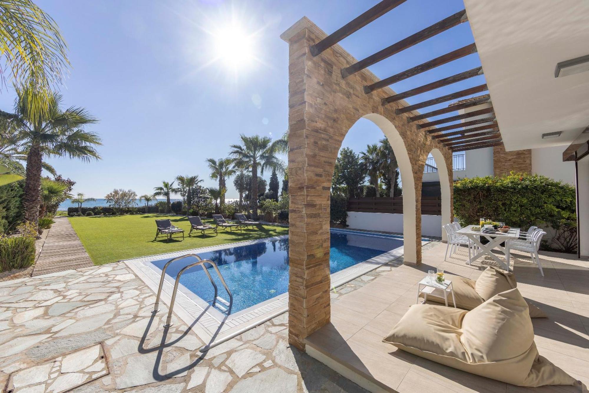 Seafront Ionion H5 Villa