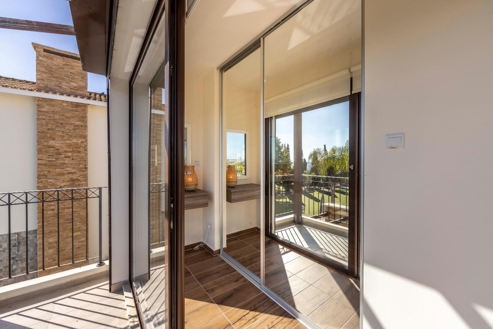Seafront Ionion H5 Villa *