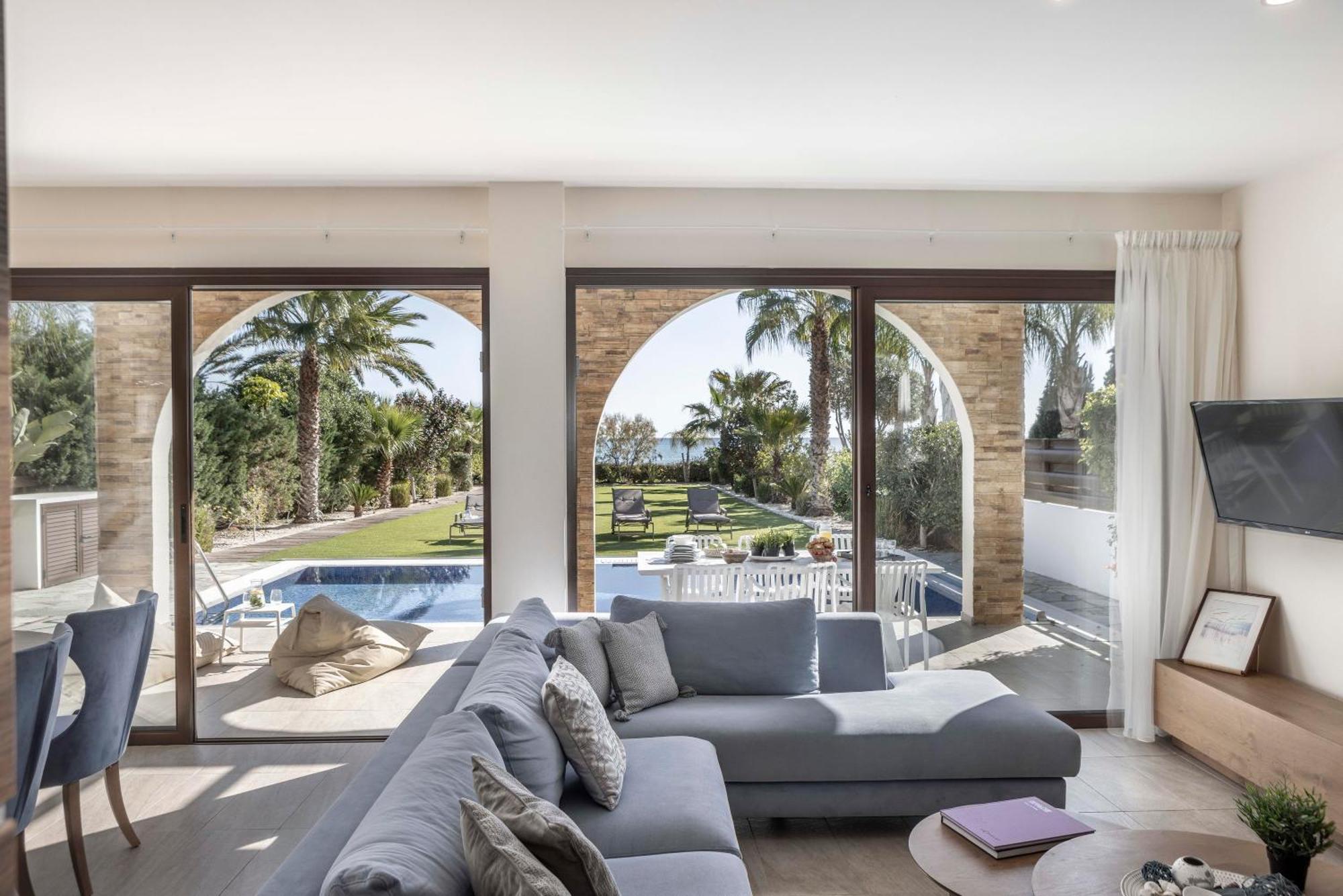 Villa Seafront Ionion H5 *