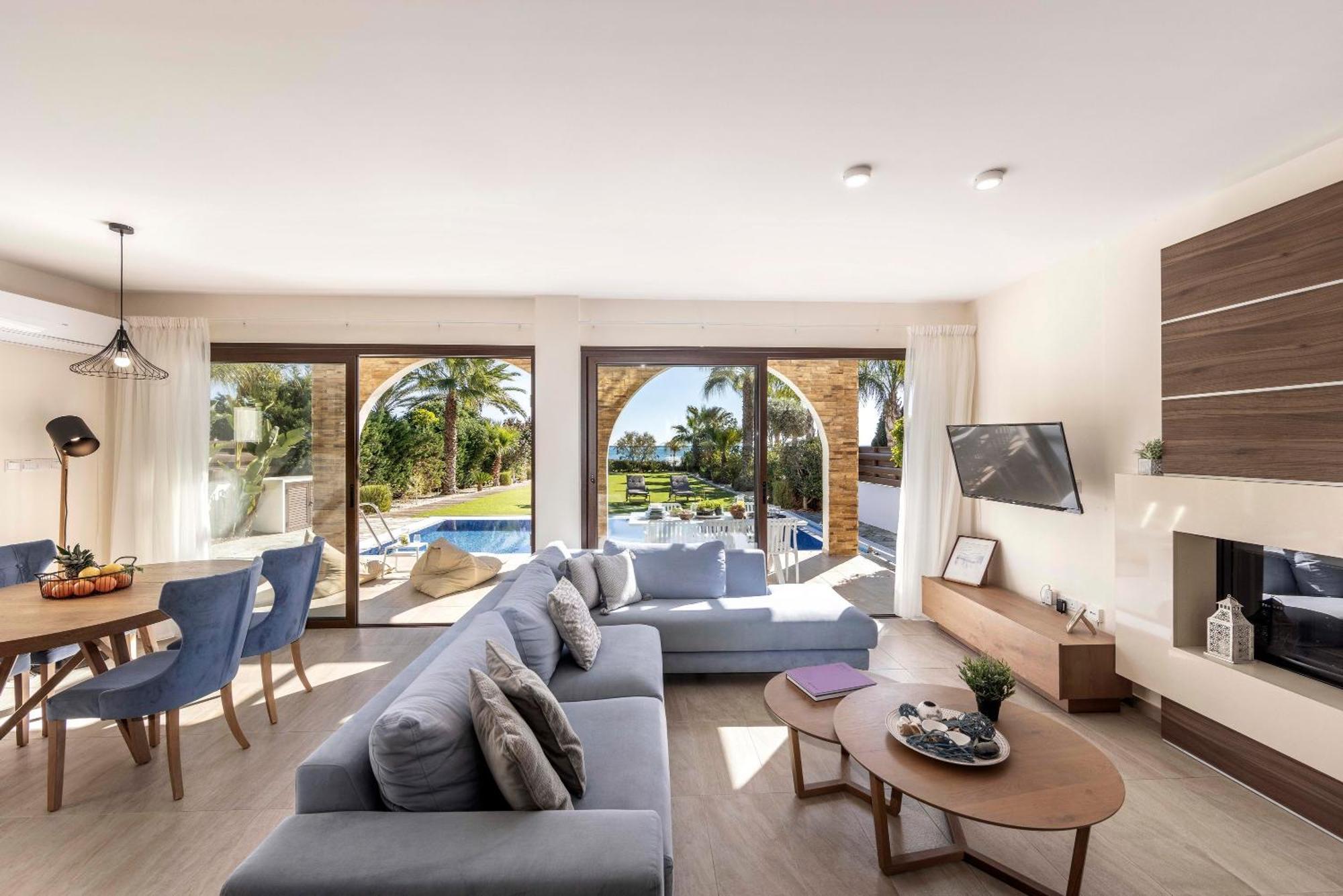 Villa Seafront Ionion H5