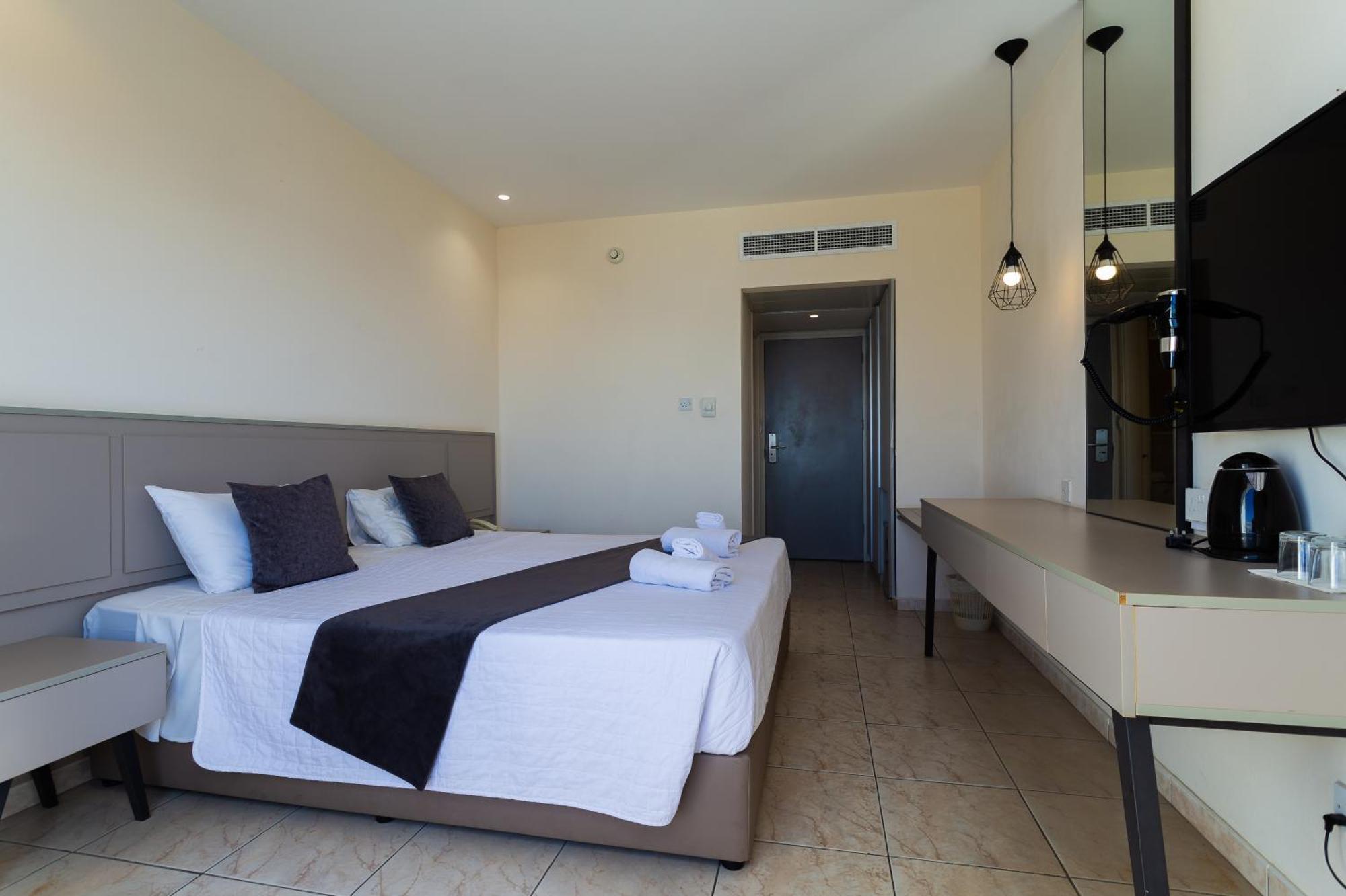 Hotel Piere - Anne Agia Napa