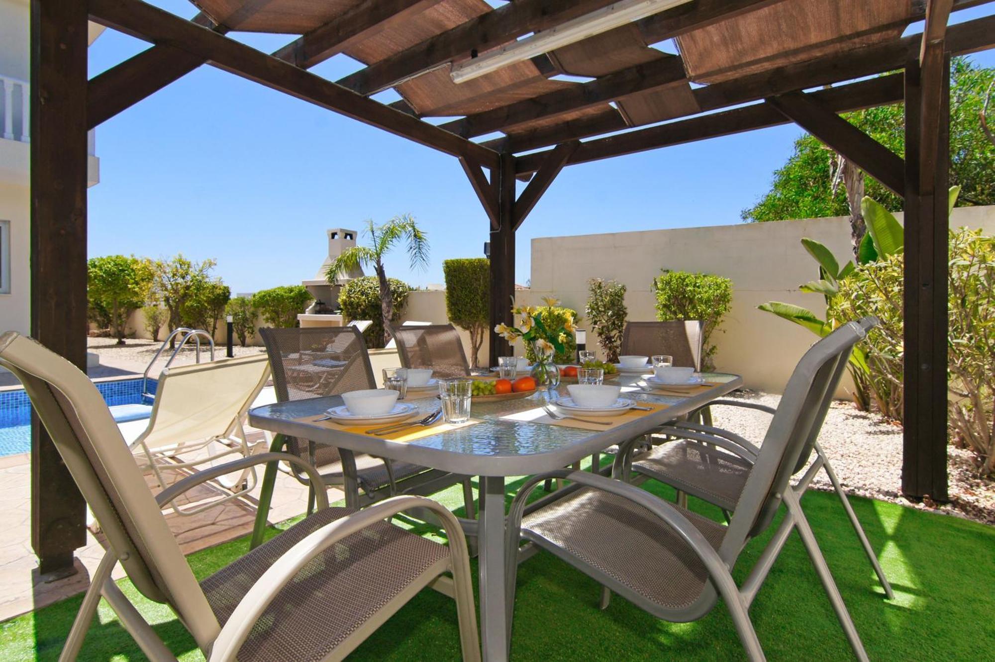 Nissi Adamite Holiday home