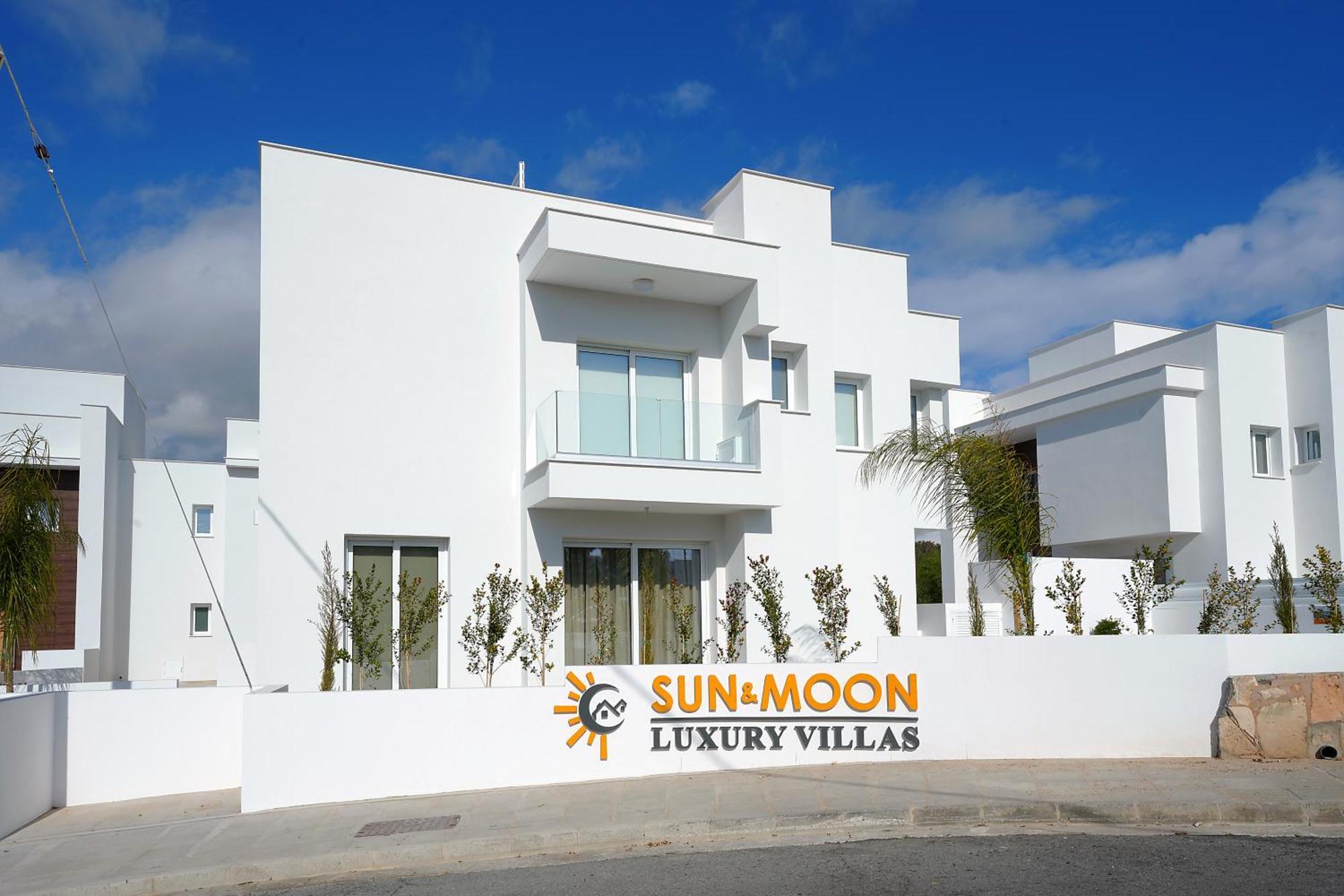 Sun And Moon Luxury Villa Ayia Napa