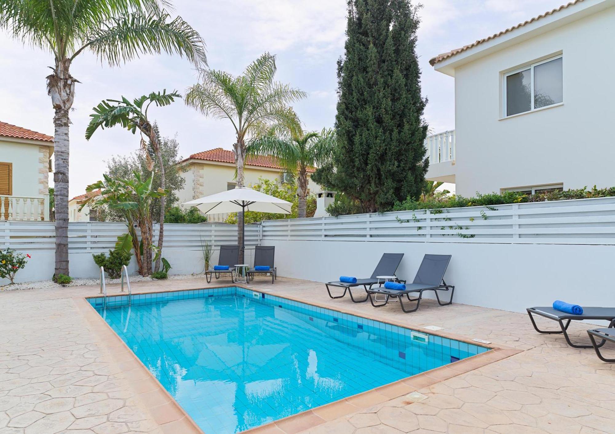 Luxvillasrentals Villa *