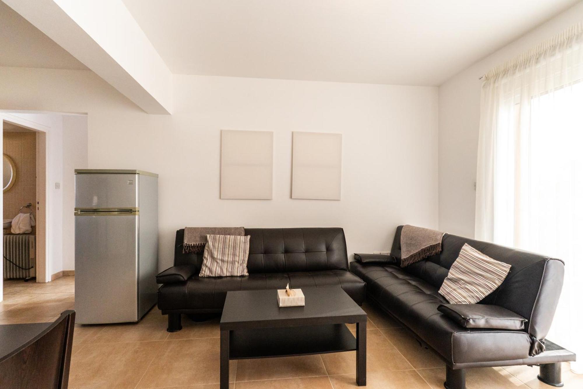 Nissi Apartment *