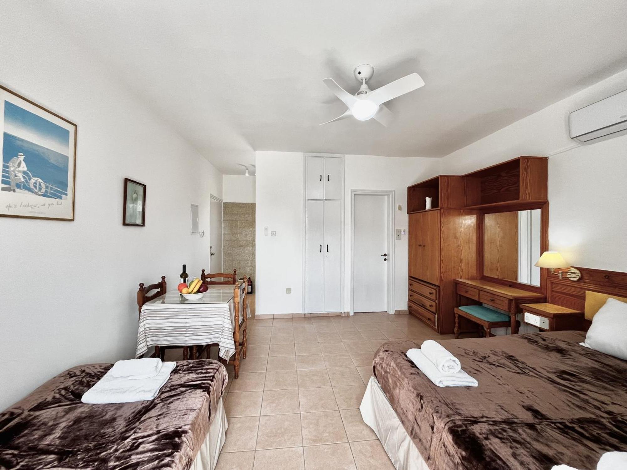 Nissi Chrysland Apartment